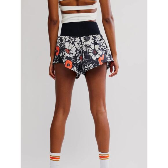 NWT Free People Movement Carpe Diem Shorts in Tuxedo Daisy - Picture 3 of 10
